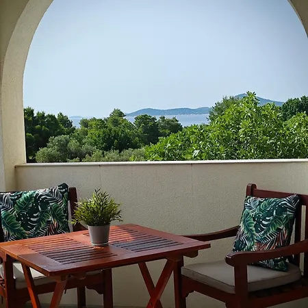 Arta Apartment *