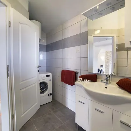 Arta Apartment *