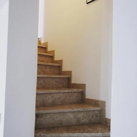 Arta Apartment *
